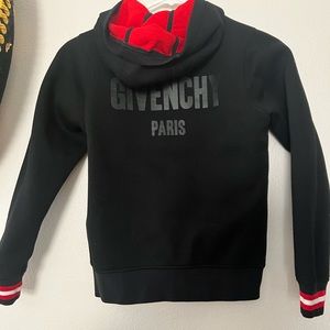 ❌SOLD❌Givenchy sweater